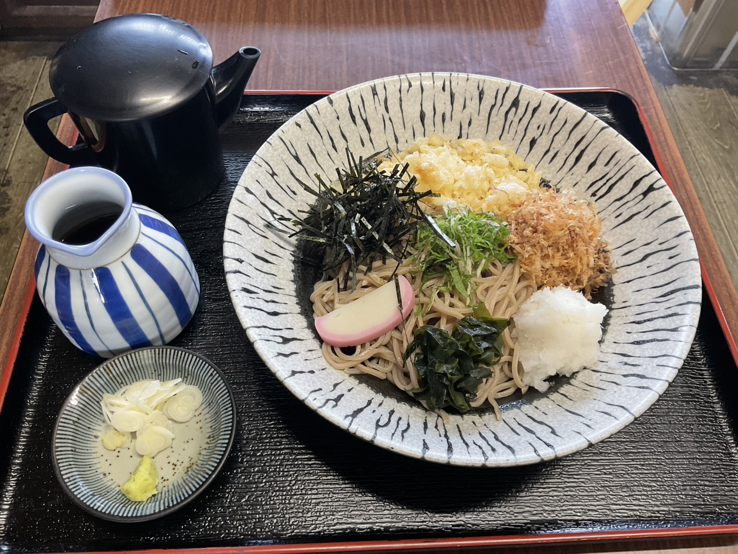 あたご亭の今月のそば